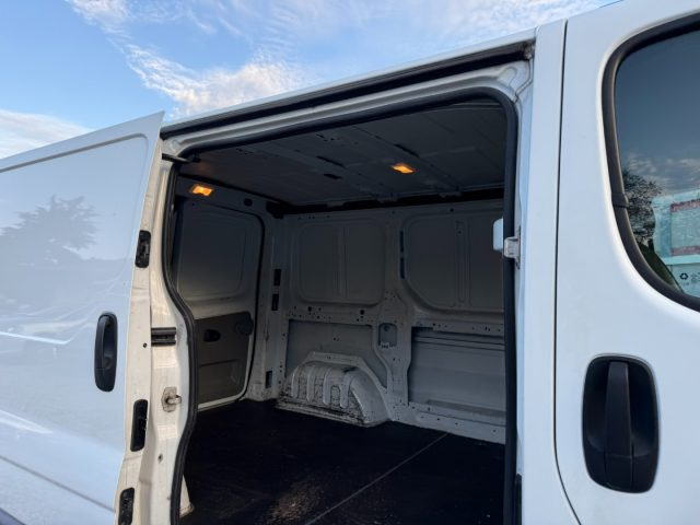 OPEL Vivaro usata 9