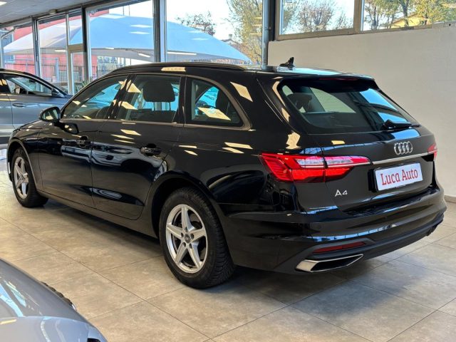 AUDI A4 usata, con Autoradio