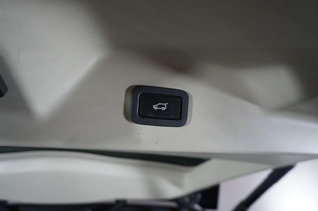 LAND ROVER Range Rover usata, con Luci diurne LED