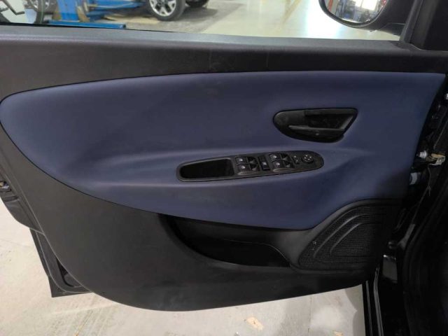 LANCIA Ypsilon usata, con Servosterzo