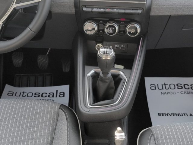 RENAULT Clio usata, con Touch screen