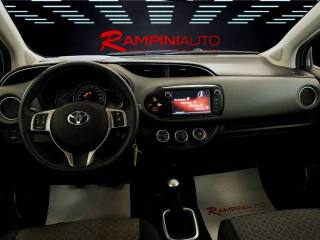 TOYOTA Yaris usata 12