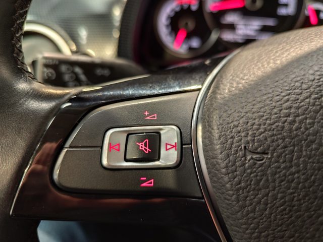 VOLKSWAGEN up! usata 18
