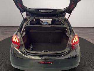 PEUGEOT 208 usata, con Controllo automatico clima