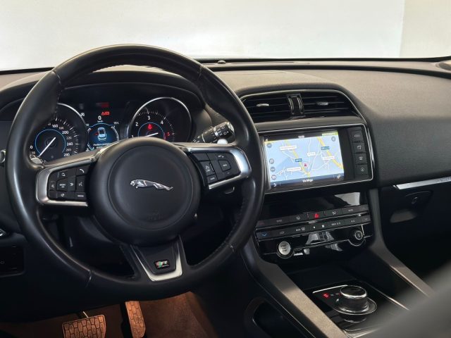 JAGUAR F-Pace usata, con Controllo trazione