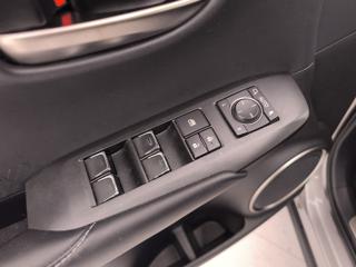 LEXUS NX 300h usata, con Volante in pelle