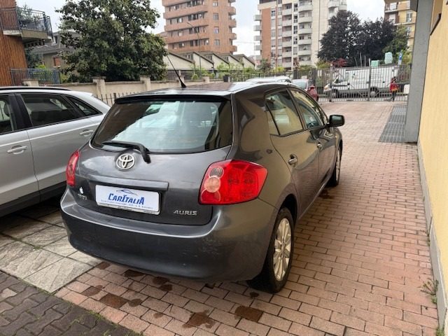 TOYOTA Auris usata, con Climatizzatore