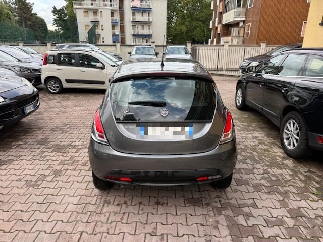LANCIA Ypsilon usata, con Autoradio