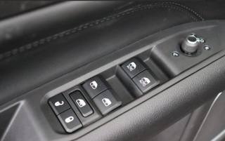 JEEP Compass usata, con Leve al volante