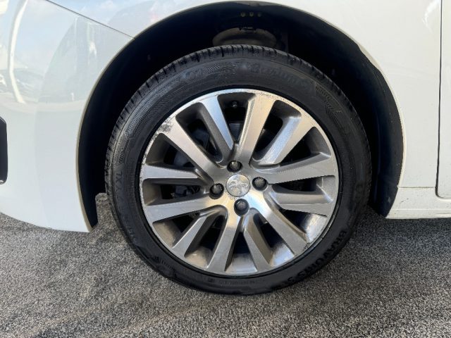 PEUGEOT 5008 usata, con Bluetooth