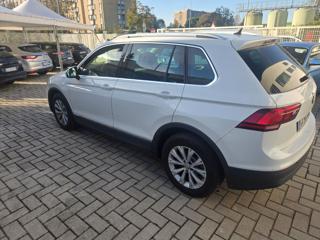 VOLKSWAGEN Tiguan usata, con Autoradio