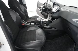 PEUGEOT 2008 usata, con Controllo automatico clima