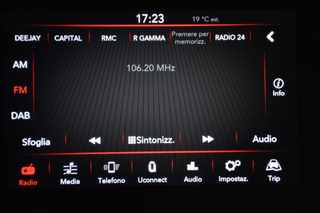 FIAT 500L usata, con Autoradio digitale
