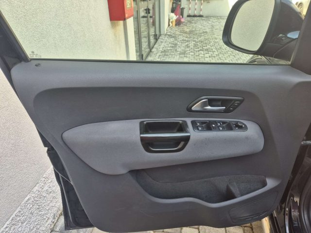 VOLKSWAGEN Amarok usata, con Controllo automatico clima
