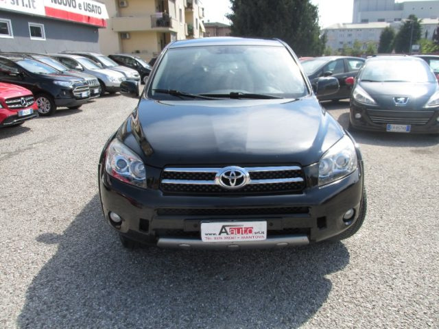 TOYOTA RAV 4 usata, con Airbag laterali