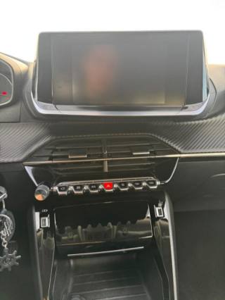 PEUGEOT 2008 usata, con Cruise Control