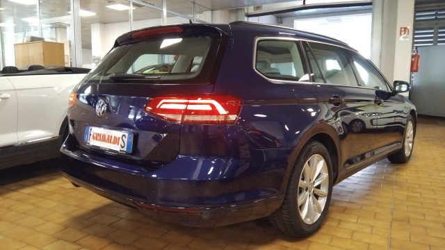 VOLKSWAGEN Passat usata, con Autoradio