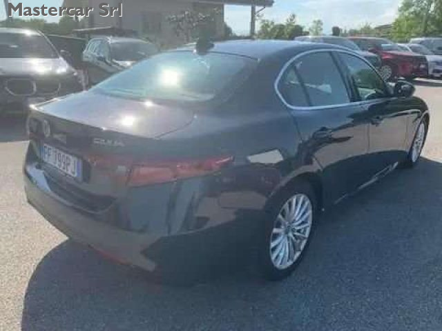 ALFA ROMEO Giulia usata, con Autoradio