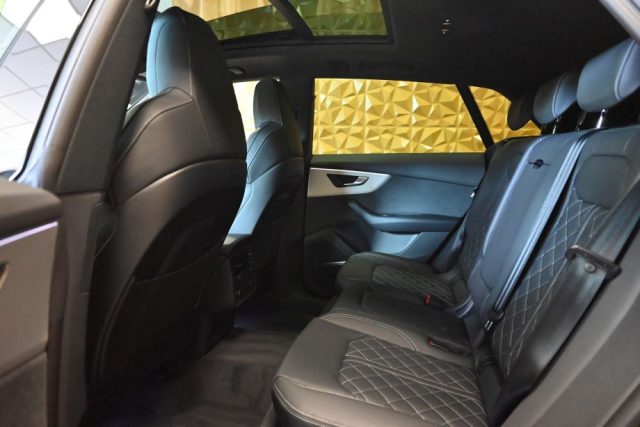 AUDI Q8 usata 26
