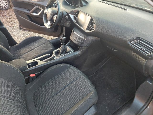PEUGEOT 308 usata, con Autoradio