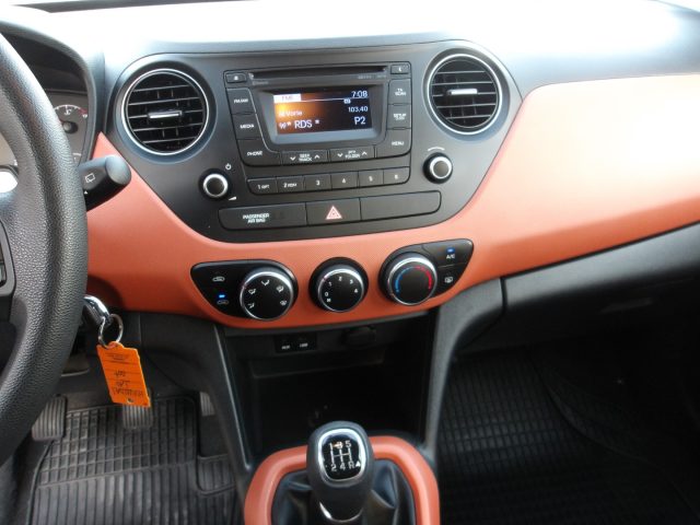 HYUNDAI i10 usata 11