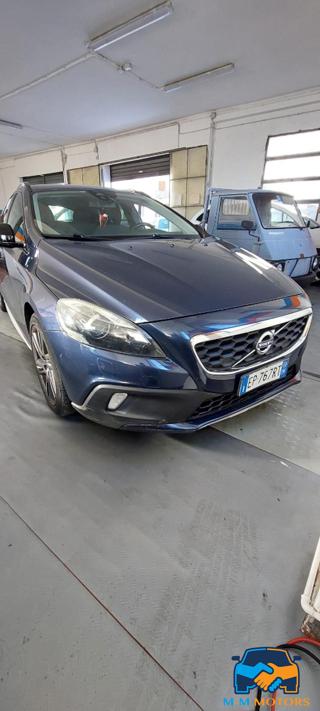 VOLVO V40 Cross Country D2 1.6 Summum