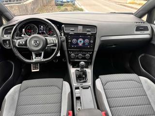 VOLKSWAGEN Golf usata, con USB