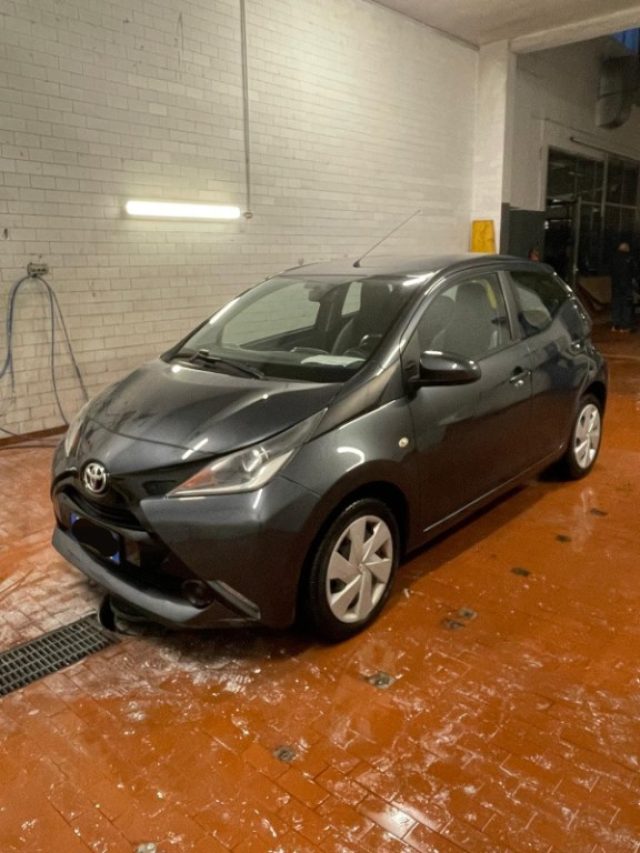 TOYOTA Aygo usata, con ABS