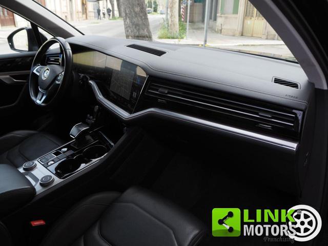 VOLKSWAGEN Touareg usata, con Fari full-led