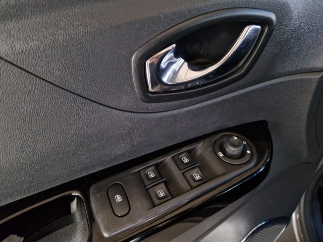 RENAULT Captur usata, con Sedile posteriore sdoppiato