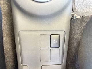 TOYOTA Yaris usata, con Specchietti laterali elettrici