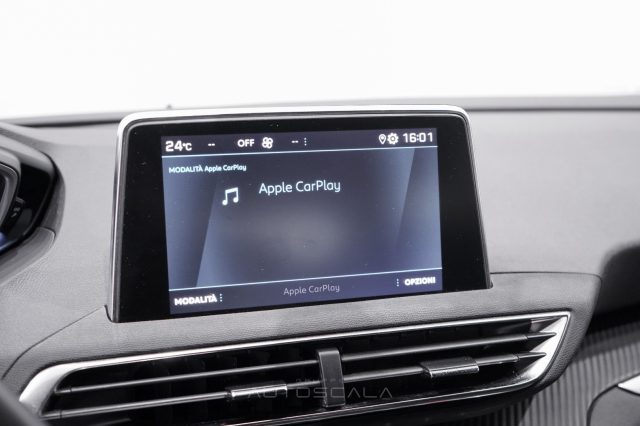PEUGEOT 5008 usata, con Volante in pelle