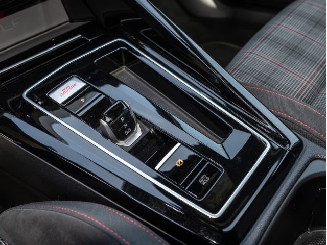 VOLKSWAGEN Golf usata, con Park Distance Control