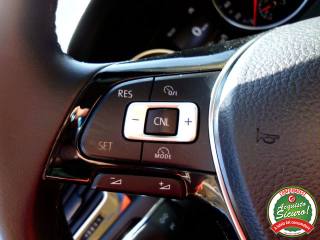 VOLKSWAGEN Golf usata, con Touch screen