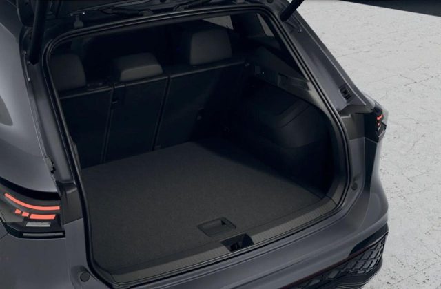 VOLKSWAGEN Tiguan usata, con Autoradio