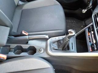 VOLKSWAGEN Taigo usata, con USB