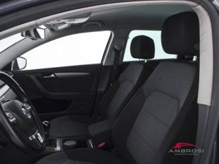 VOLKSWAGEN Passat usata 8