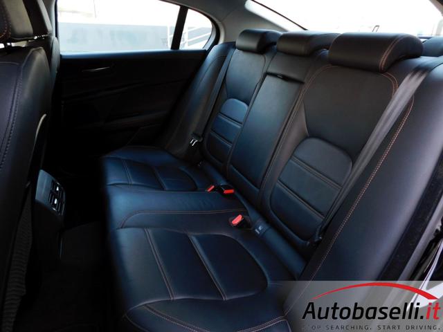 JAGUAR XE usata, con Airbag laterali