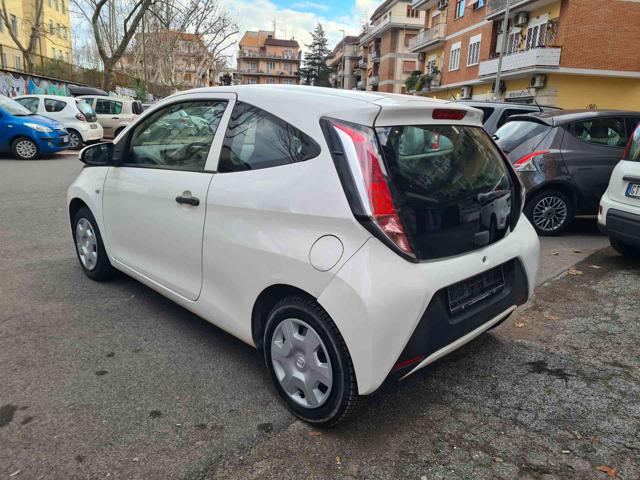 TOYOTA Aygo usata, con Autoradio