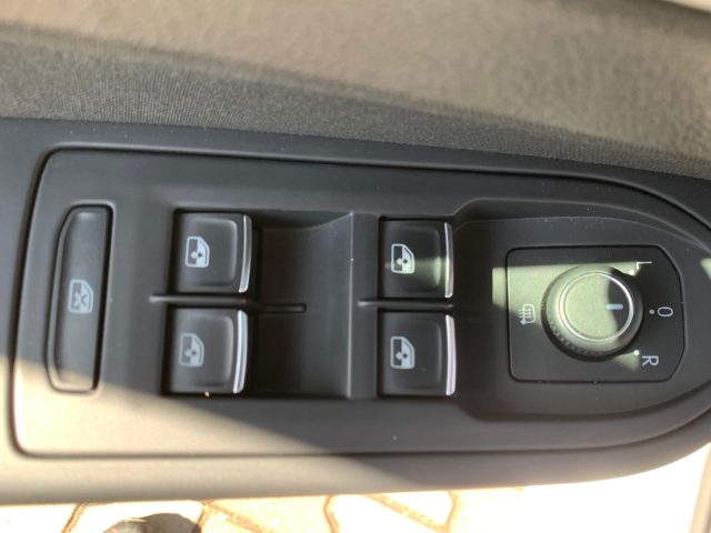 VOLKSWAGEN Golf usata, con Bracciolo