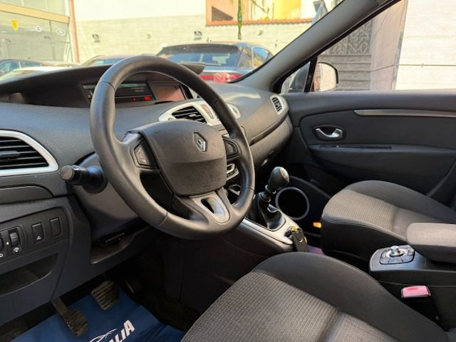 RENAULT Scenic usata, con Servosterzo