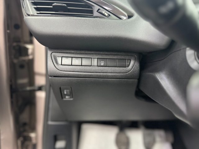 PEUGEOT 208 usata, con MP3