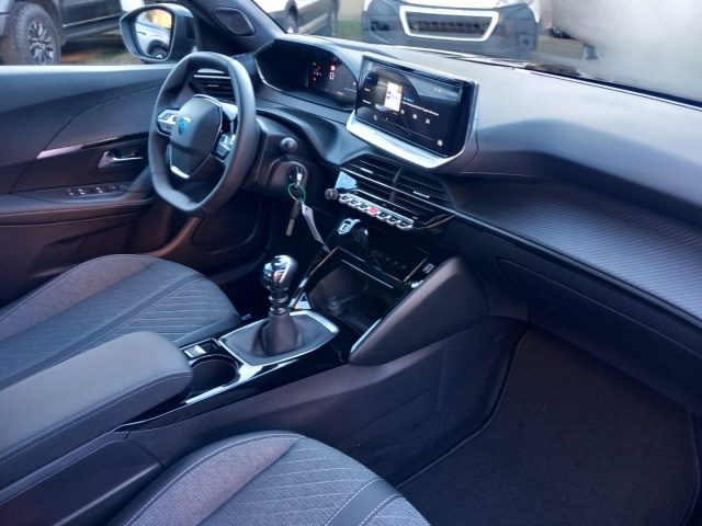 PEUGEOT 2008 usata, con Sensori di parcheggio posteriori