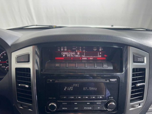 MITSUBISHI Pajero usata 27