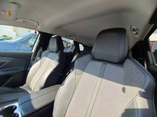 PEUGEOT 3008 usata, con Sensori di parcheggio posteriori
