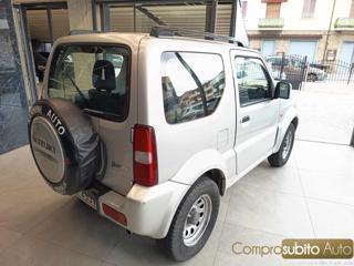 SUZUKI Jimny usata, con Autoradio