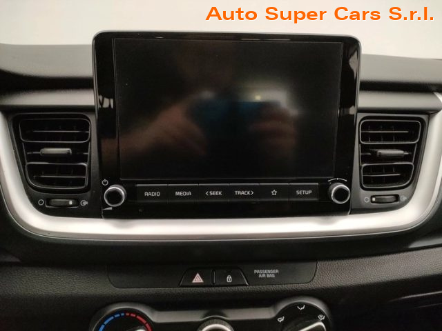 KIA Stonic usata, con Autoradio digitale