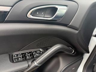 PORSCHE Cayenne usata, con Apple CarPlay