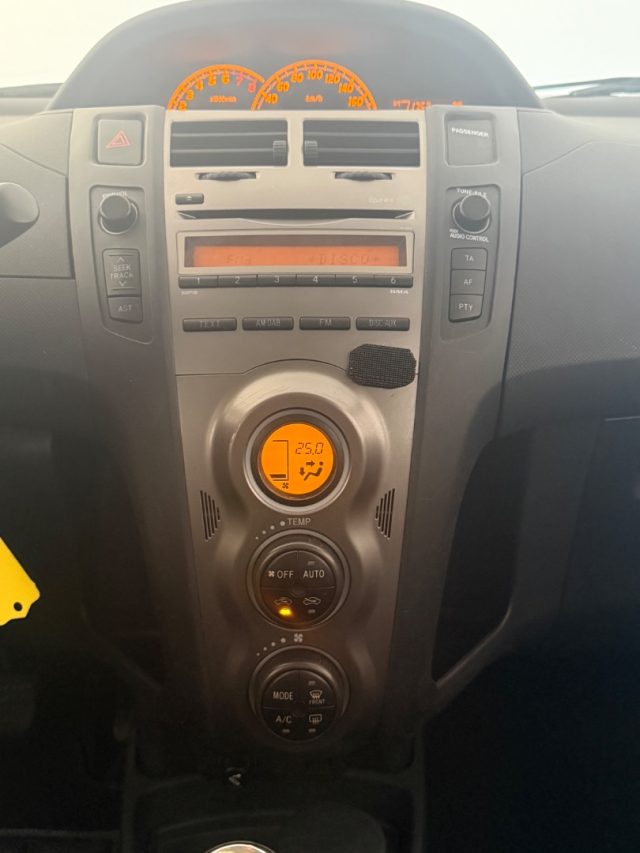 TOYOTA Yaris usata 10