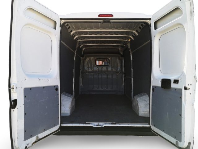 PEUGEOT Boxer usata, con Climatizzatore
